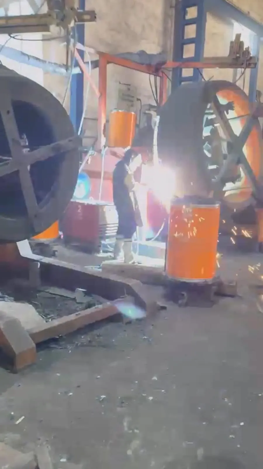 Vals alnının karbon arkla oyulması